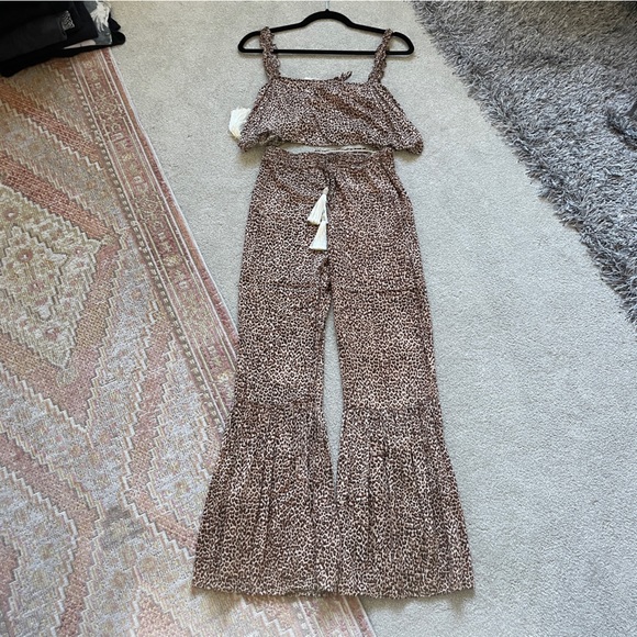 Olivaceous Animal Print 2 Piece Set, Cropped Top and Wide Leg Pants. Size S - Picture 5 of 6